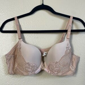 BRAND NEW Push-up 32A